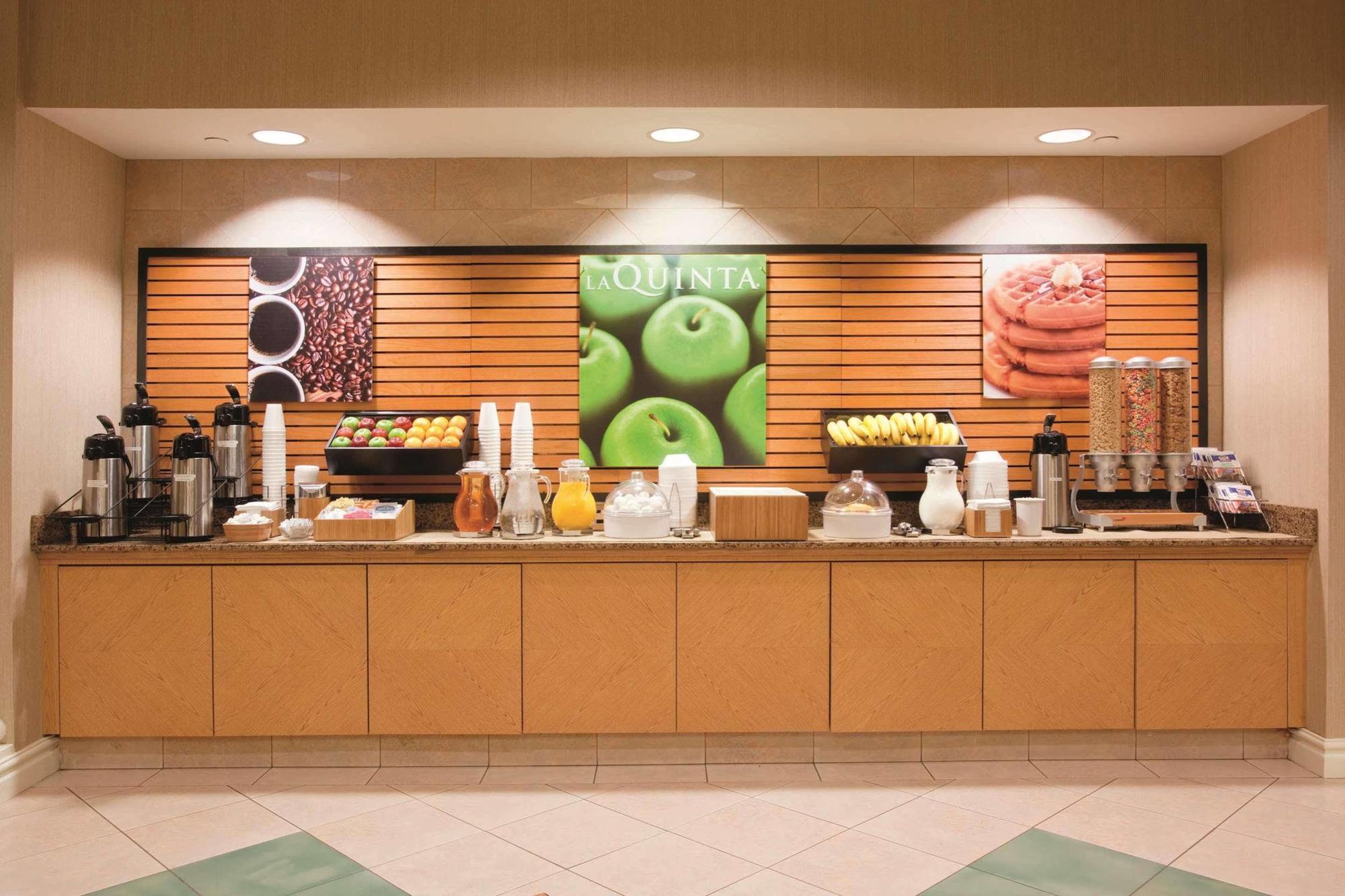 Hampton Inn Colorado Springs-Airport Eksteriør billede